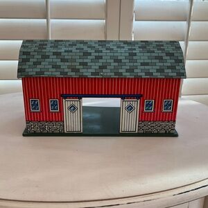 Vintage Ohio Art Tin Farm Animal Lithograph   Barn. Rolling Acres Farm Series